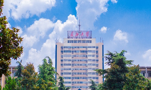 長江大學東校區主教學樓