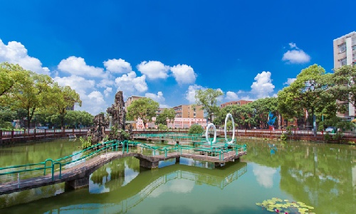 長江大學東校區東門