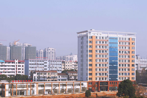 咸寧職業技術學院理工大樓