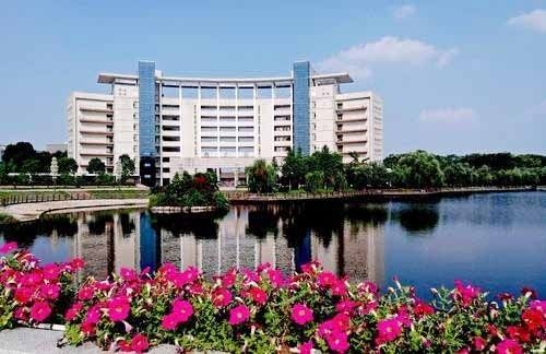 武漢交通職業(yè)學院校園風光